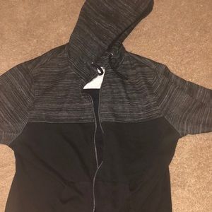 I cant fit this hoodie